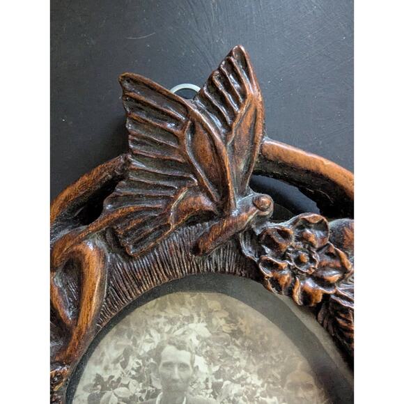 Hand Carved Nouveau Butterfly and Floral Vine Wood Frame 8" x 6" - Picture 3 of 5
